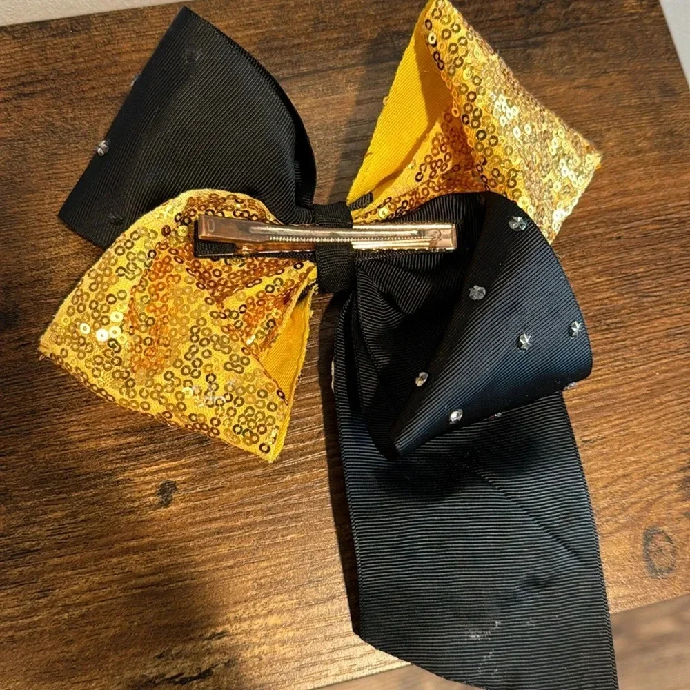 Queen Bee L.O.L bow